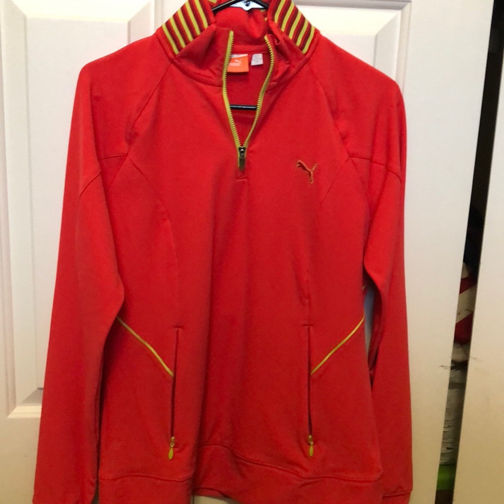 Puma pullover. Vintage look.